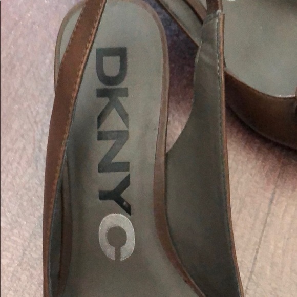 Heels - Picture 2 of 4